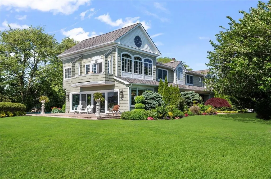 501 Bay 5th Street West Islip NY 11795