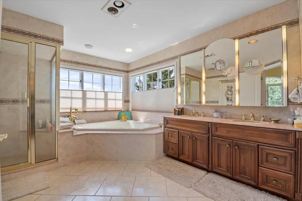 501 Bay 5th Street West Islip NY 11795