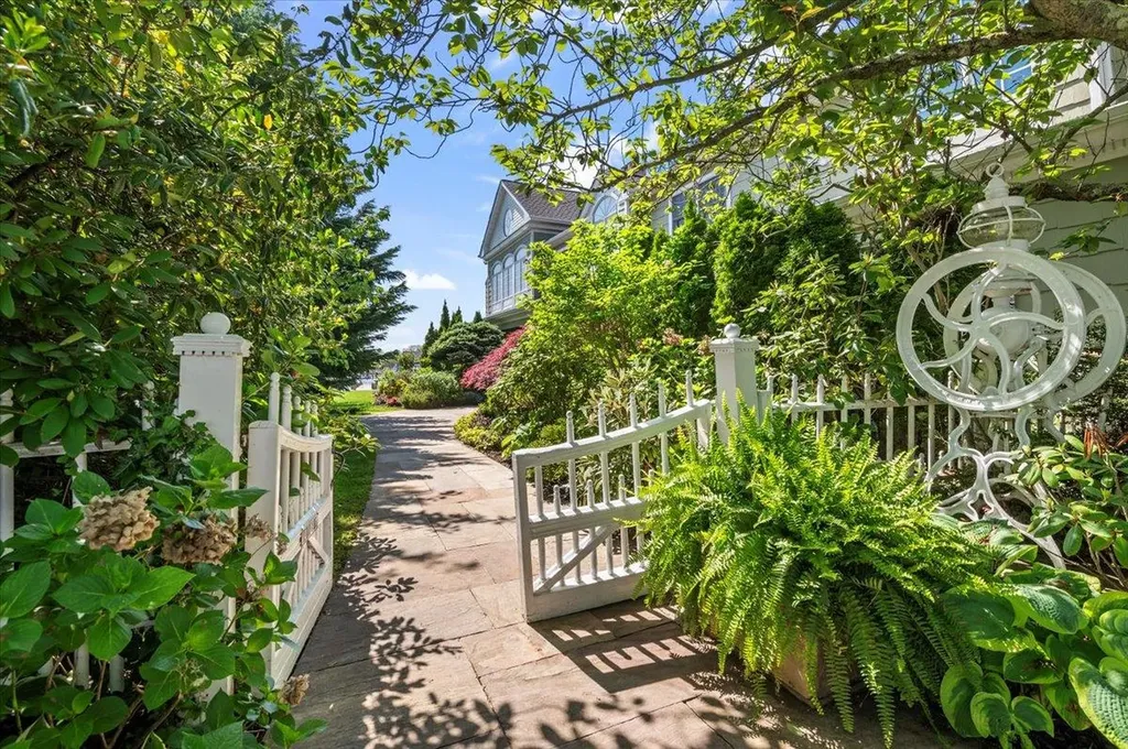 501 Bay 5th Street West Islip NY 11795