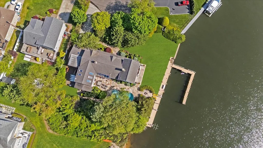 501 Bay 5th Street West Islip NY 11795