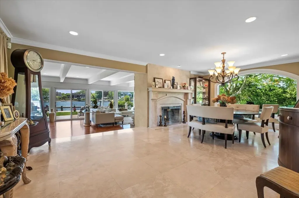 501 Bay 5th Street West Islip NY 11795