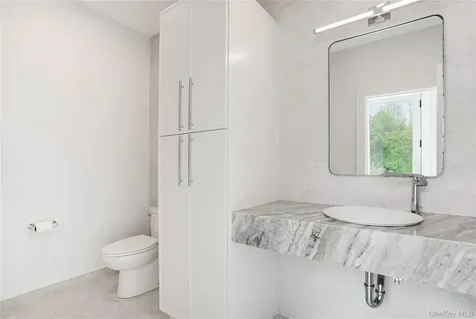 100 S Ferry Road Shelter Island NY 11964