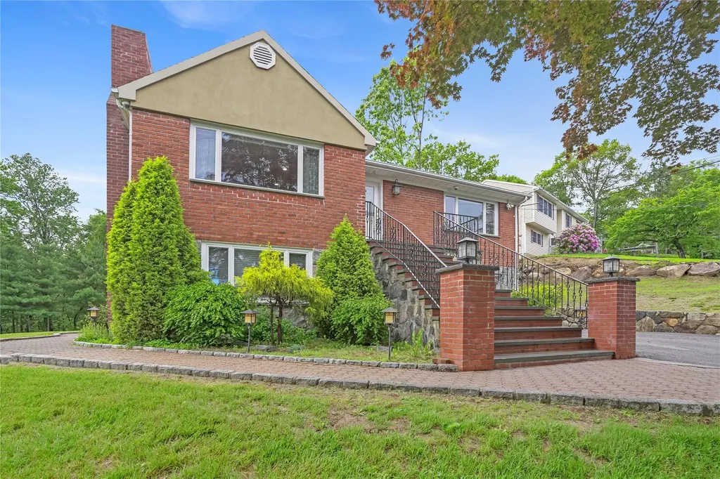 73 Plum Road Mahopac NY 10541