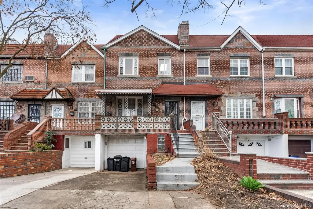712 E 40th Street Brooklyn NY 11210