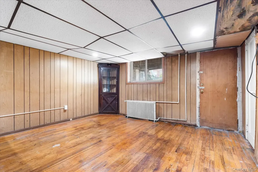 712 E 40th Street Brooklyn NY 11210