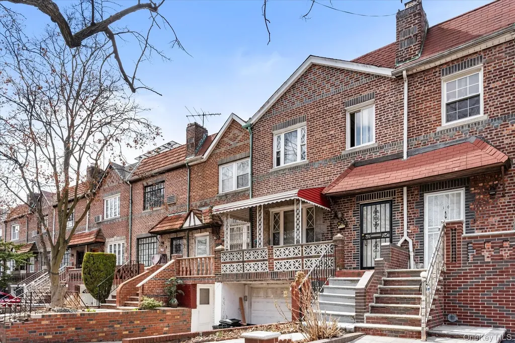 712 E 40th Street Brooklyn NY 11210
