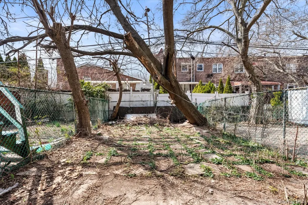 712 E 40th Street Brooklyn NY 11210