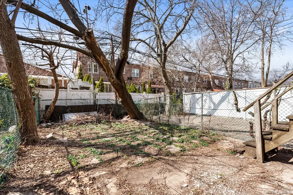 712 E 40th Street Brooklyn NY 11210
