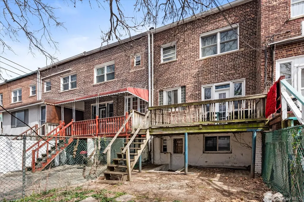 712 E 40th Street Brooklyn NY 11210