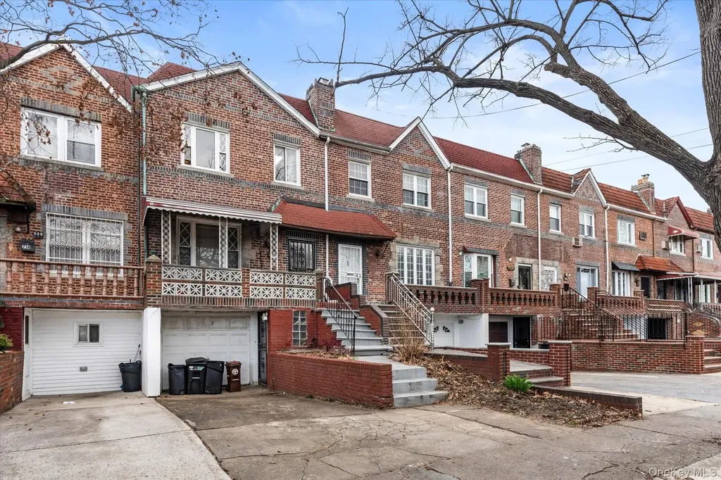 712 E 40th Street Brooklyn NY 11210
