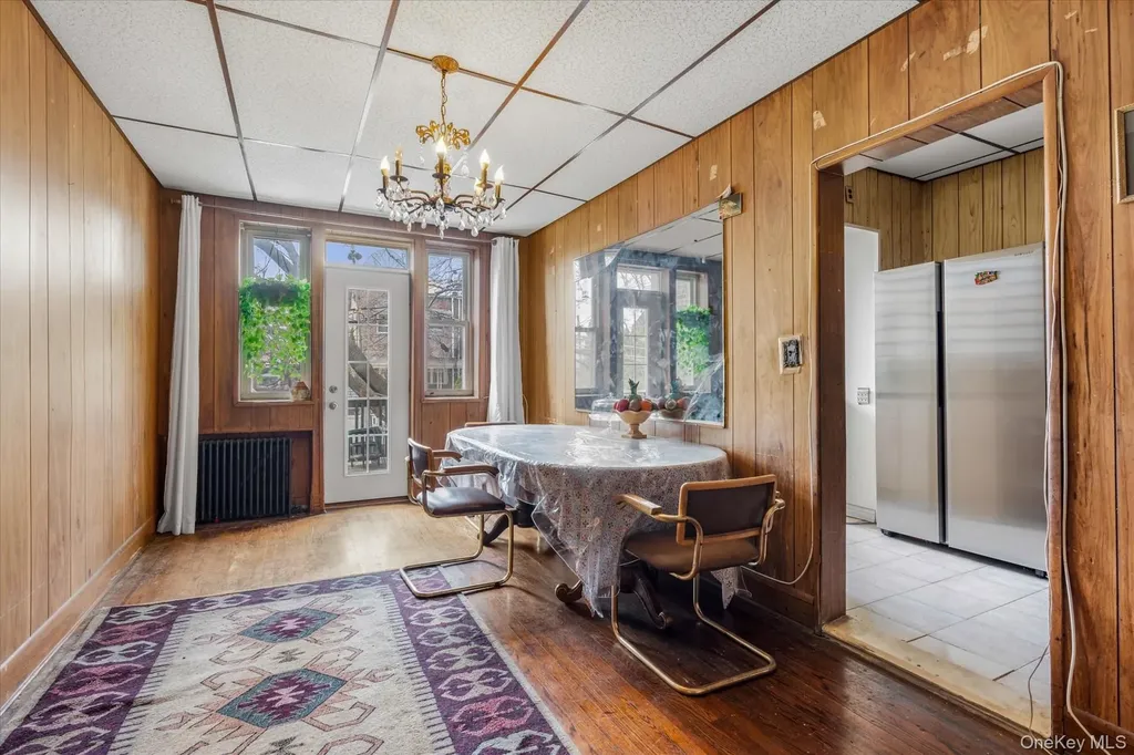 712 E 40th Street Brooklyn NY 11210