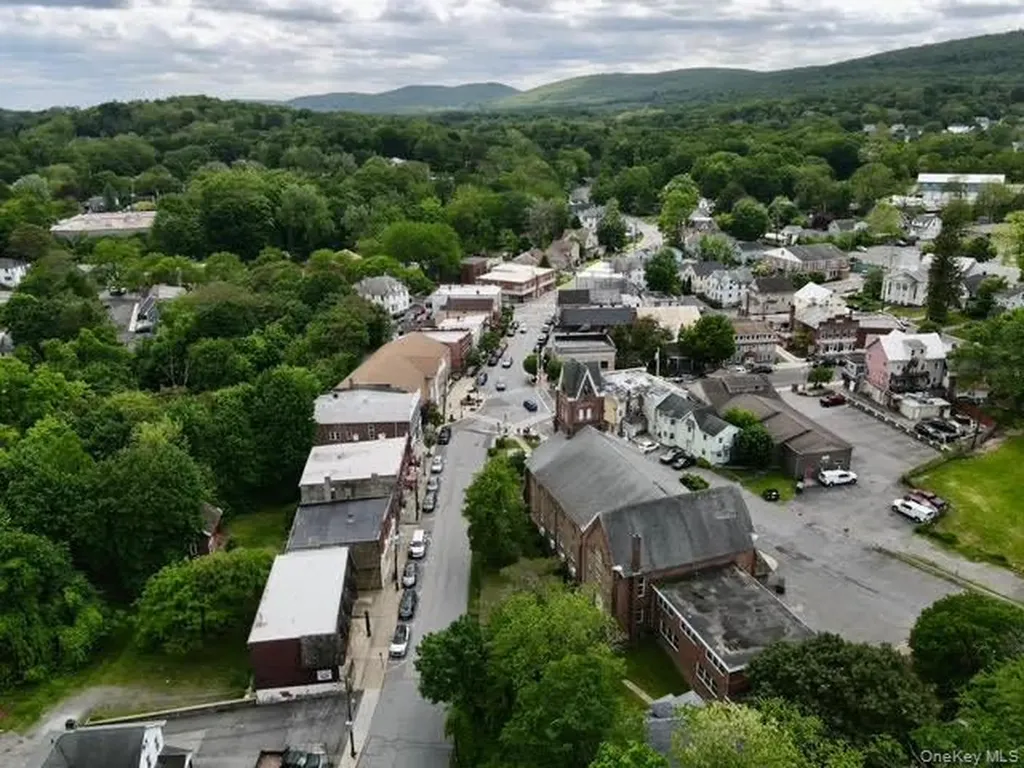 Highland NY 12528