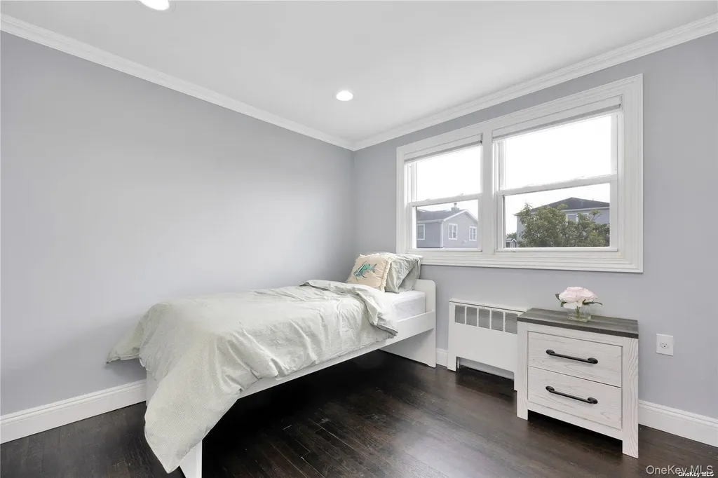 81 Barnes Street Long Beach NY 11561