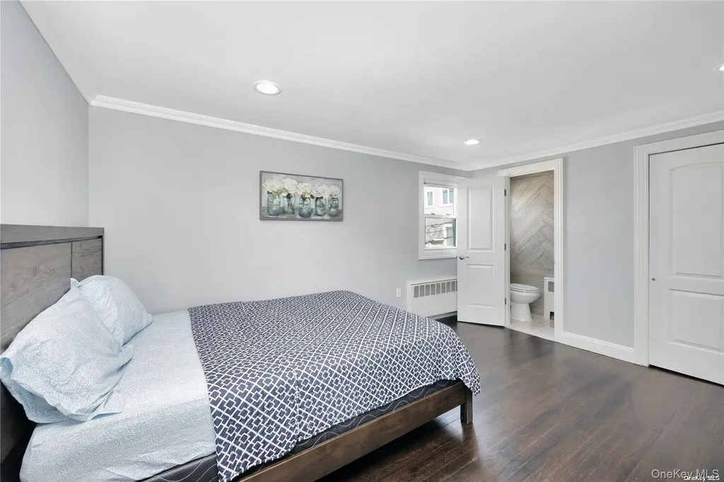 81 Barnes Street Long Beach NY 11561