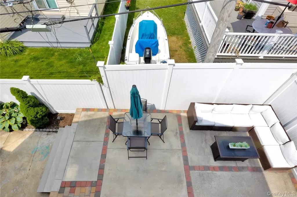 81 Barnes Street Long Beach NY 11561