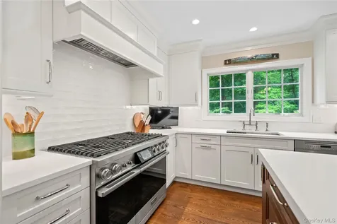 18 Matinecock Farms Road Glen Cove NY 11542