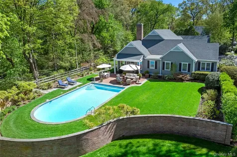 18 Matinecock Farms Road Glen Cove NY 11542
