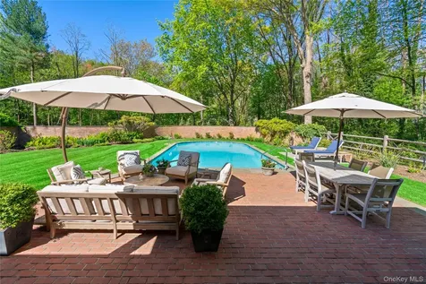 18 Matinecock Farms Road Glen Cove NY 11542
