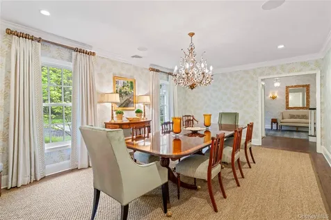 18 Matinecock Farms Road Glen Cove NY 11542