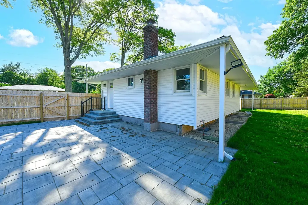 78 Hedgerow Lane Commack NY 11725