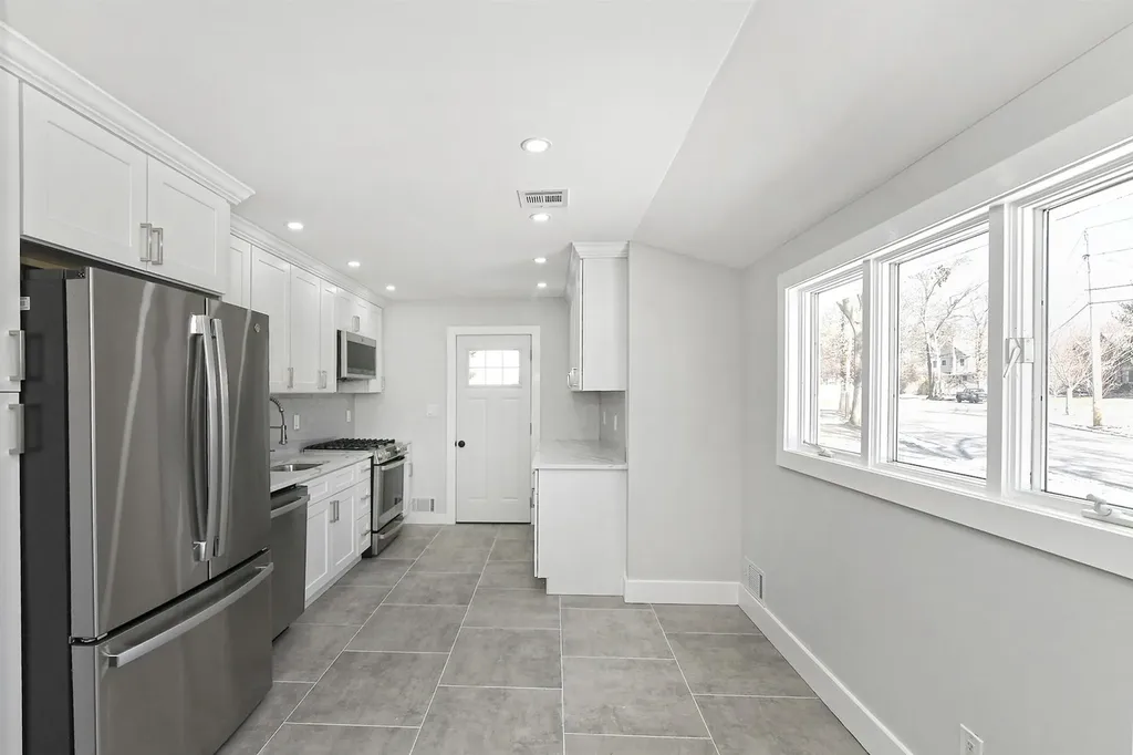 78 Hedgerow Lane Commack NY 11725