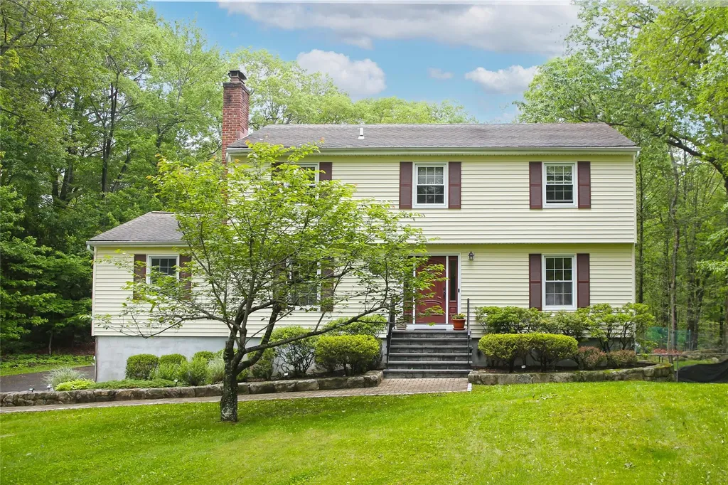 31 Tri Brook Drive South Salem NY 10590