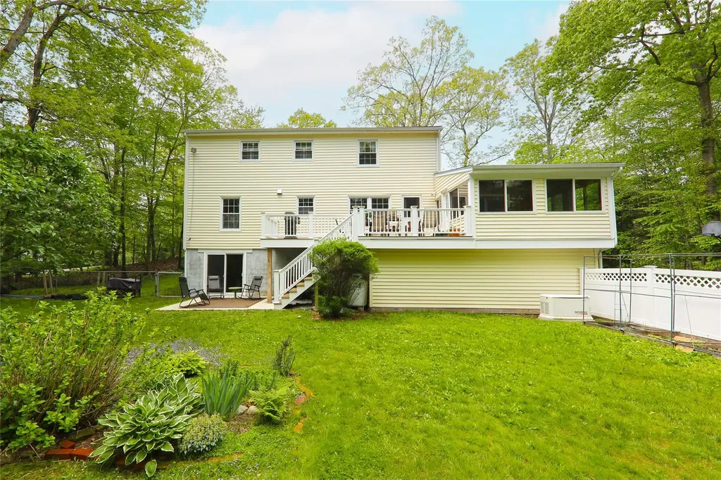 31 Tri Brook Drive South Salem NY 10590