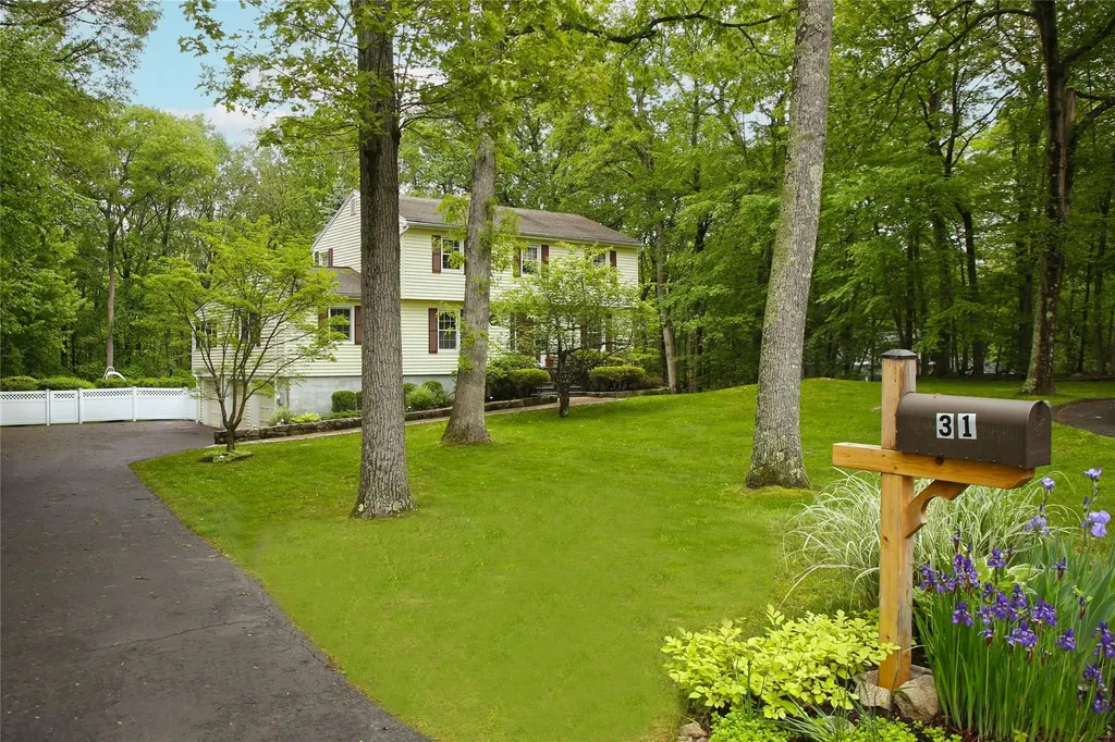 31 Tri Brook Drive South Salem NY 10590