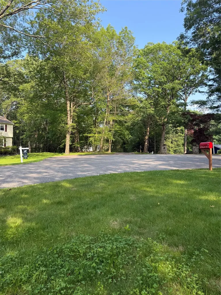 31 Tri Brook Drive South Salem NY 10590