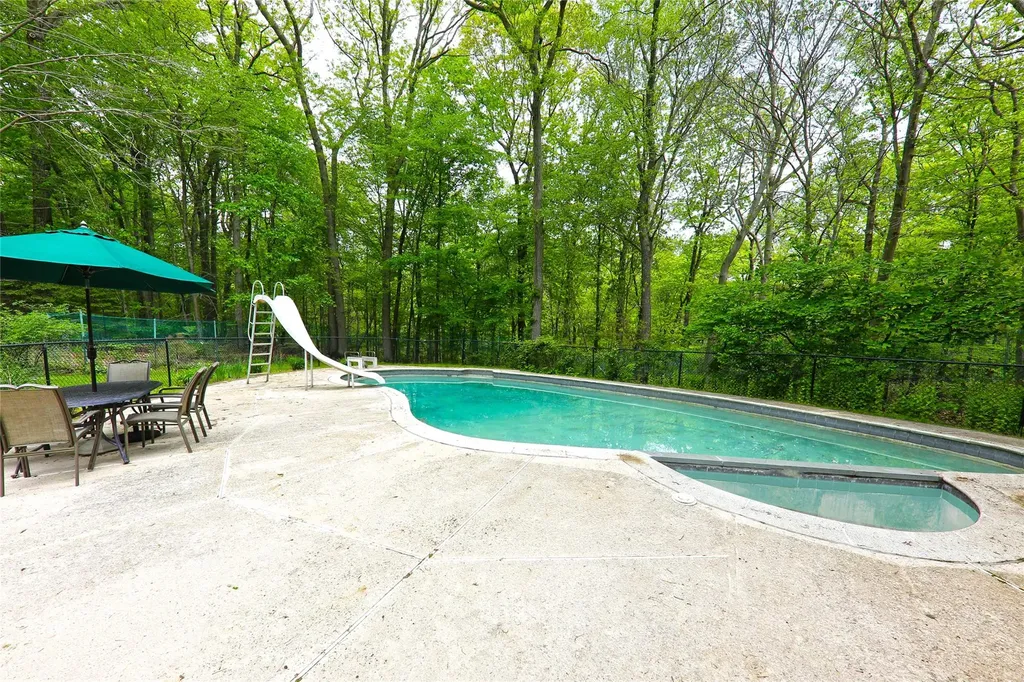 31 Tri Brook Drive South Salem NY 10590