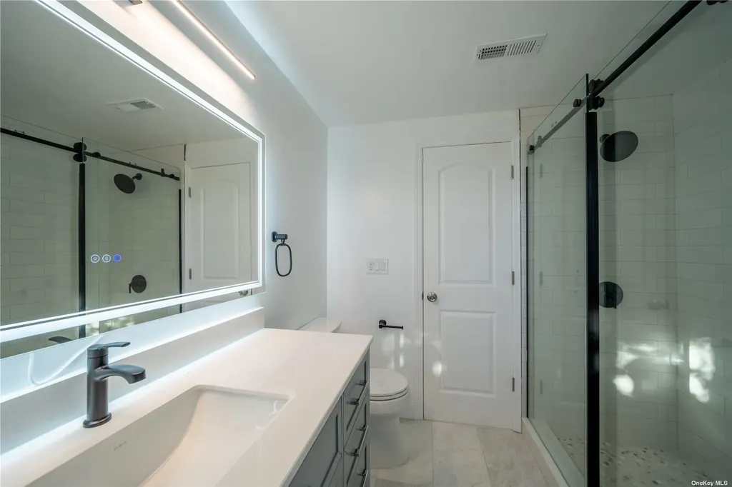 47 Kingfisher Road Levittown NY 11756