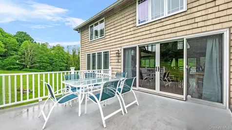 42 Blackstone Ridge Holmes NY 12531