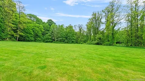 42 Blackstone Ridge Holmes NY 12531
