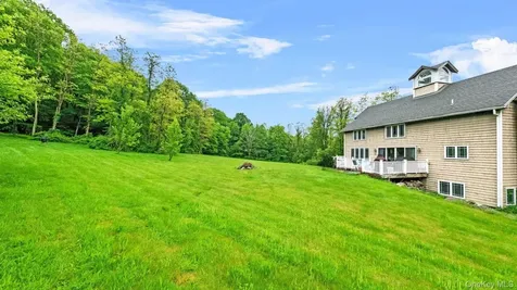 42 Blackstone Ridge Holmes NY 12531