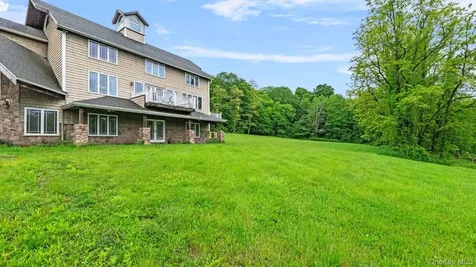 42 Blackstone Ridge Holmes NY 12531