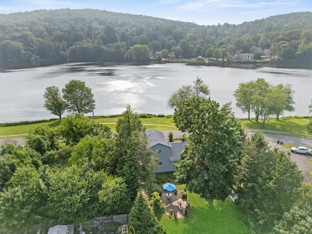 238 Lakeshore Drive E Carmel NY 10512