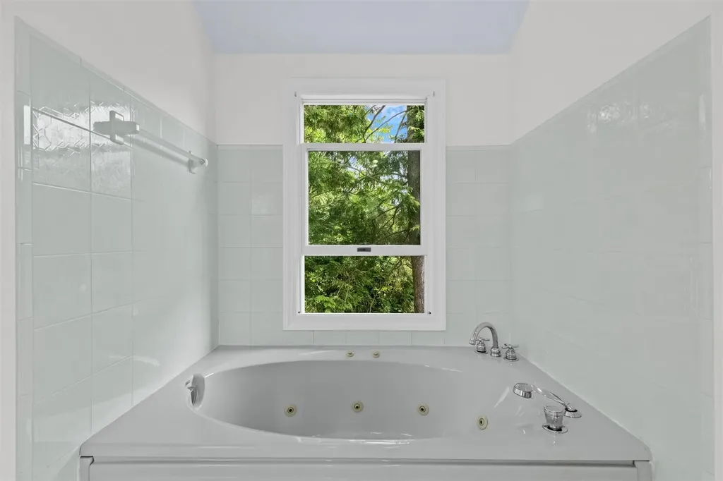 238 Lakeshore Drive E Carmel NY 10512