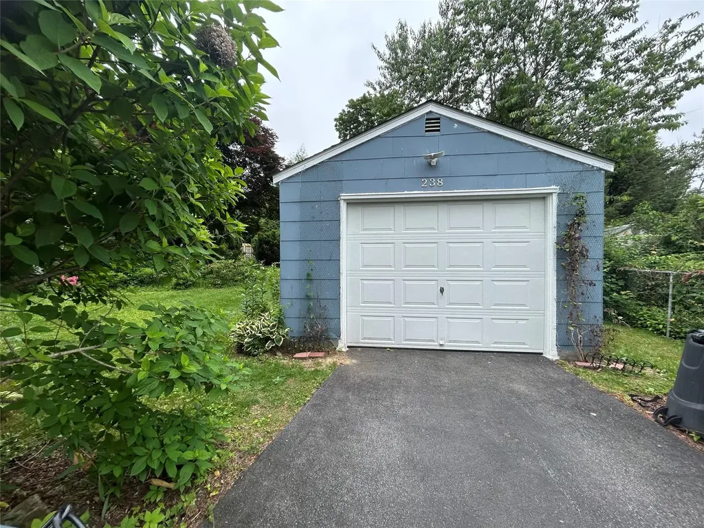 238 Lakeshore Drive E Carmel NY 10512