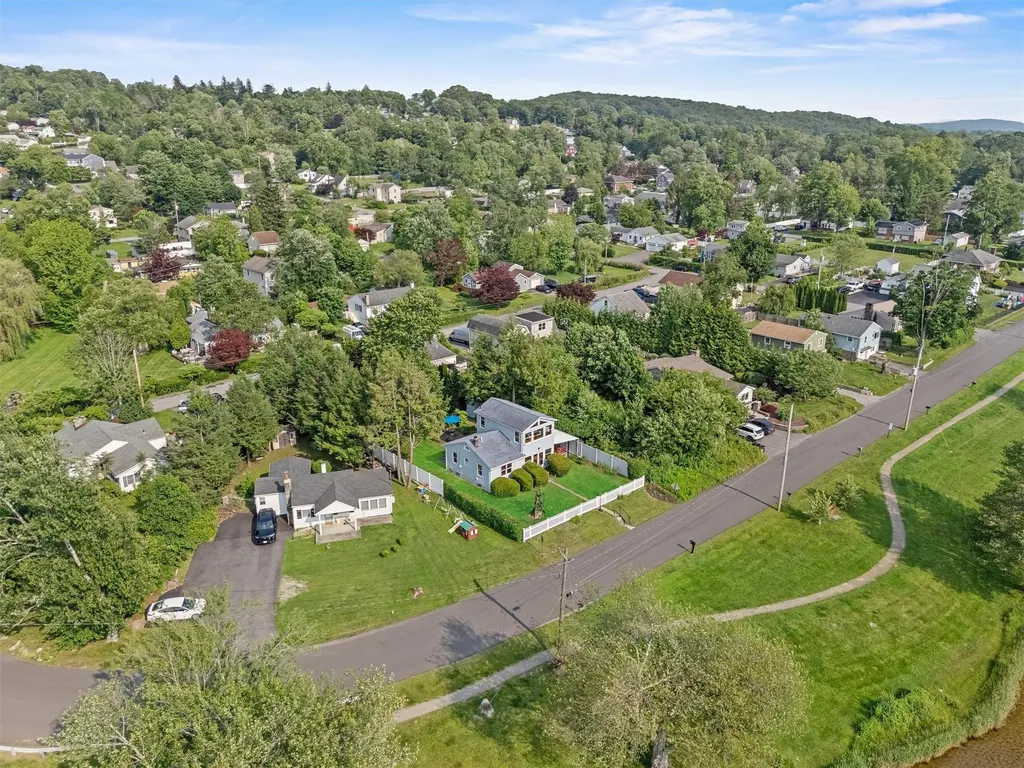 238 Lakeshore Drive E Carmel NY 10512