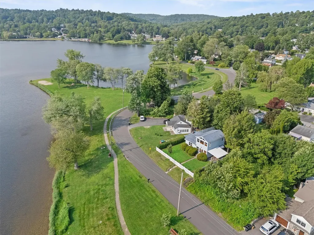 238 Lakeshore Drive E Carmel NY 10512