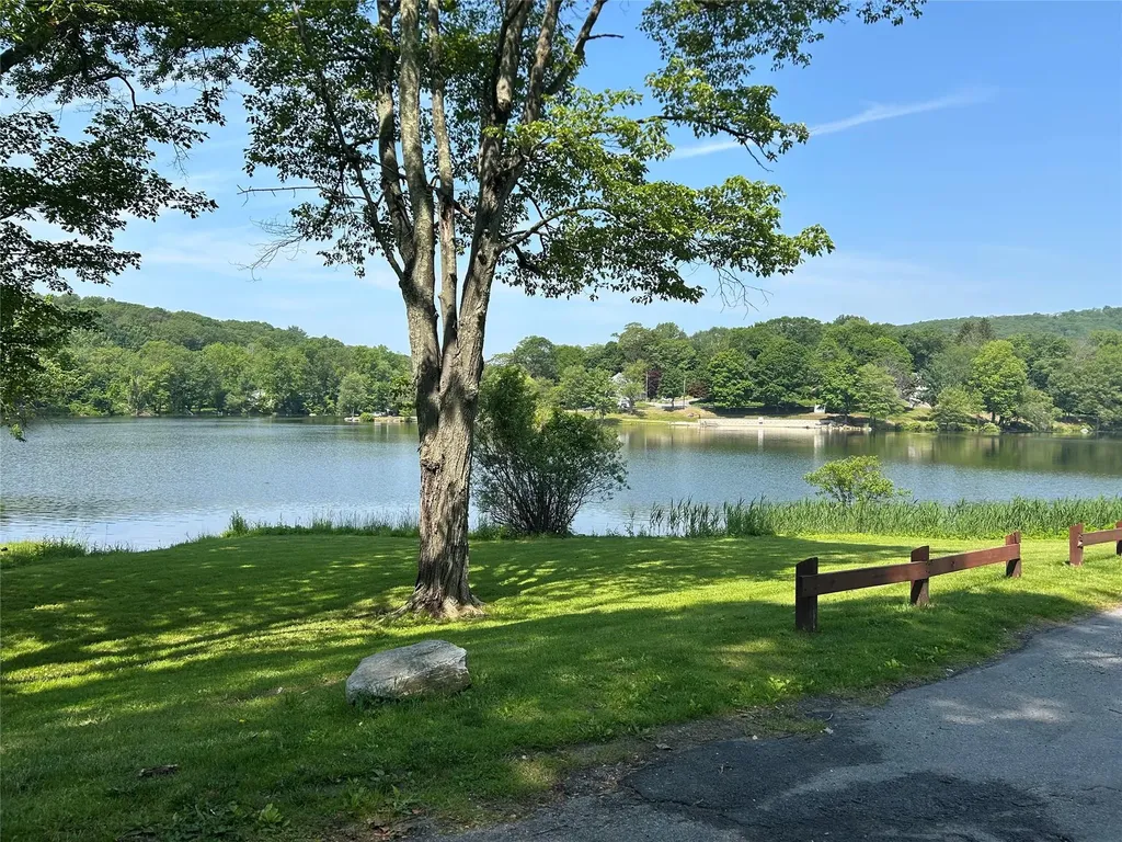 238 Lakeshore Drive E Carmel NY 10512