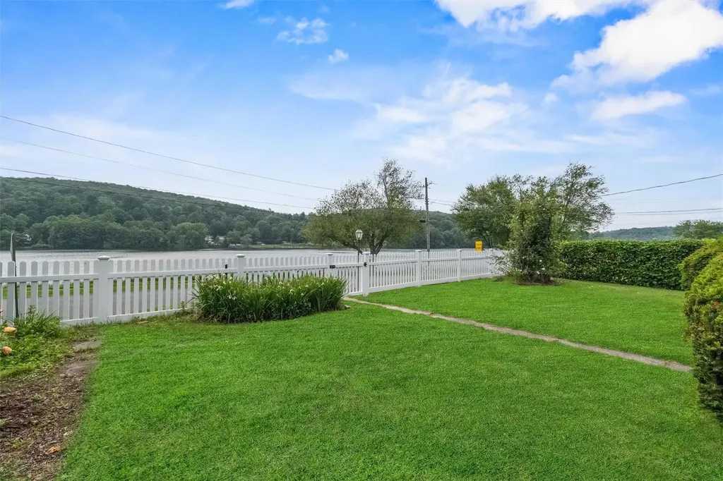238 Lakeshore Drive E Carmel NY 10512