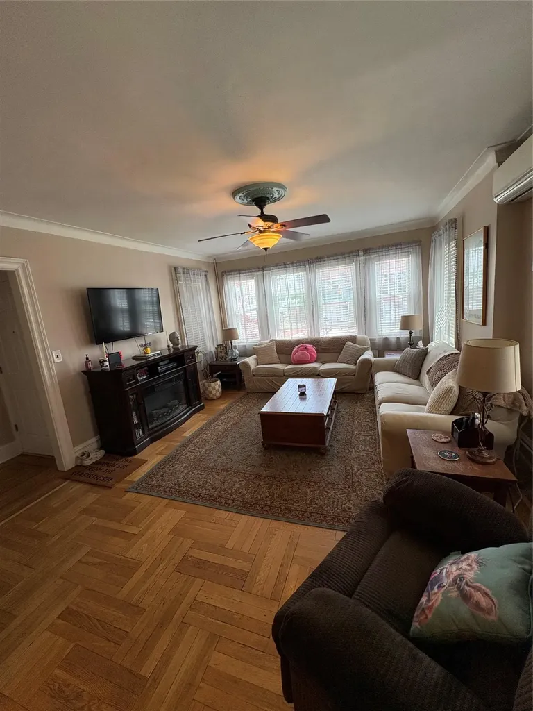 4279 Oneida Avenue Bronx NY 10470