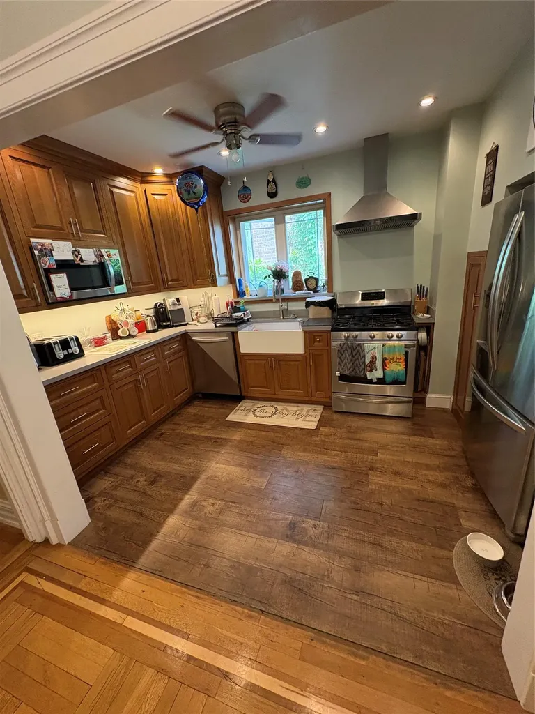 4279 Oneida Avenue Bronx NY 10470