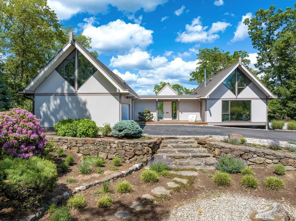 261 Kirby Lane Rye NY 10580