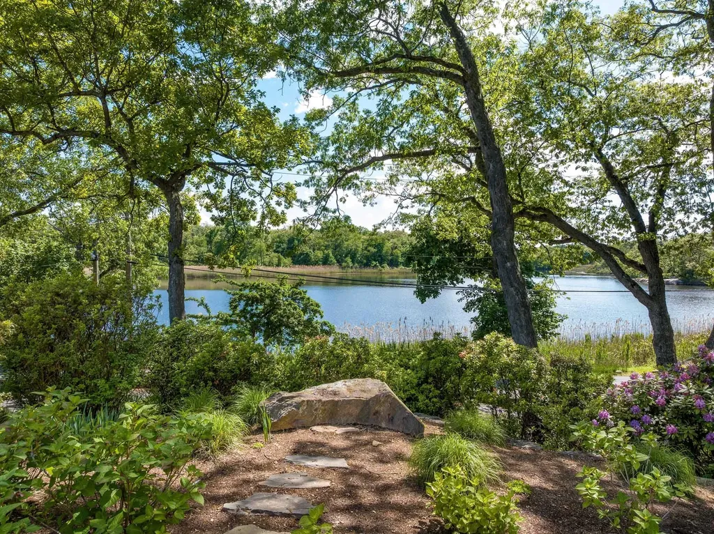 261 Kirby Lane Rye NY 10580