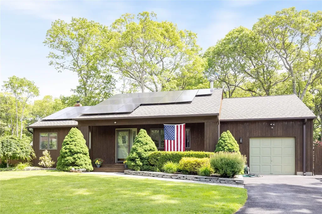 82 Trout Brook Lane Aquebogue NY 11931