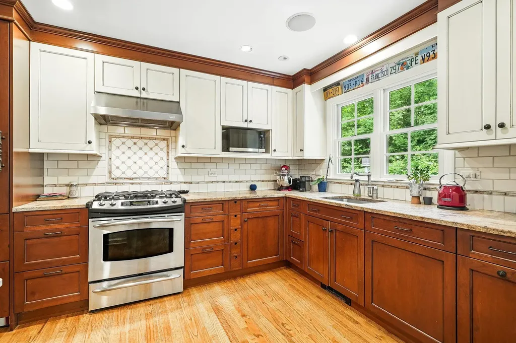 43 Bellain Avenue Harrison NY 10528