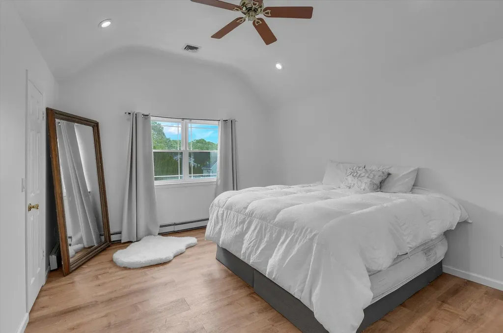 5 Michelle Lane Selden NY 11784