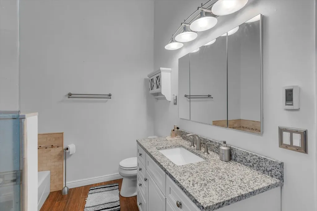 5 Michelle Lane Selden NY 11784